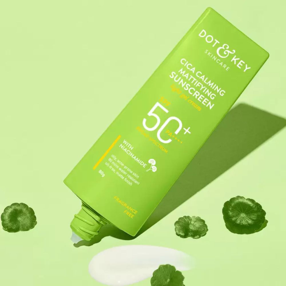 DOT & KEY CICA & NIACINAMIDE MATTIFYING SUNSCREEN SPF 50 PA++++ 80 GM